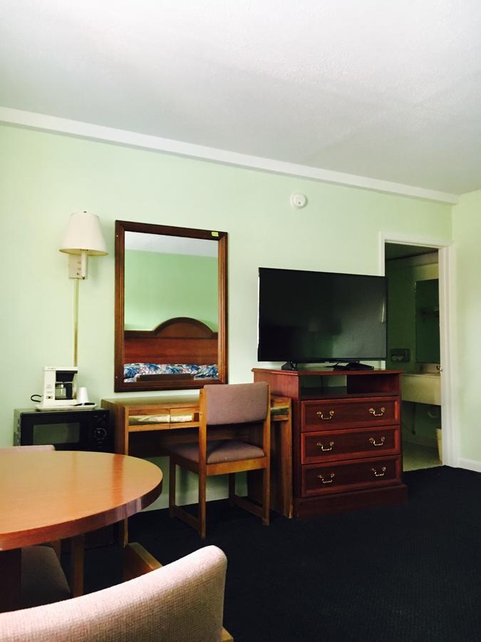 Relax Inn Folkston 외부 사진