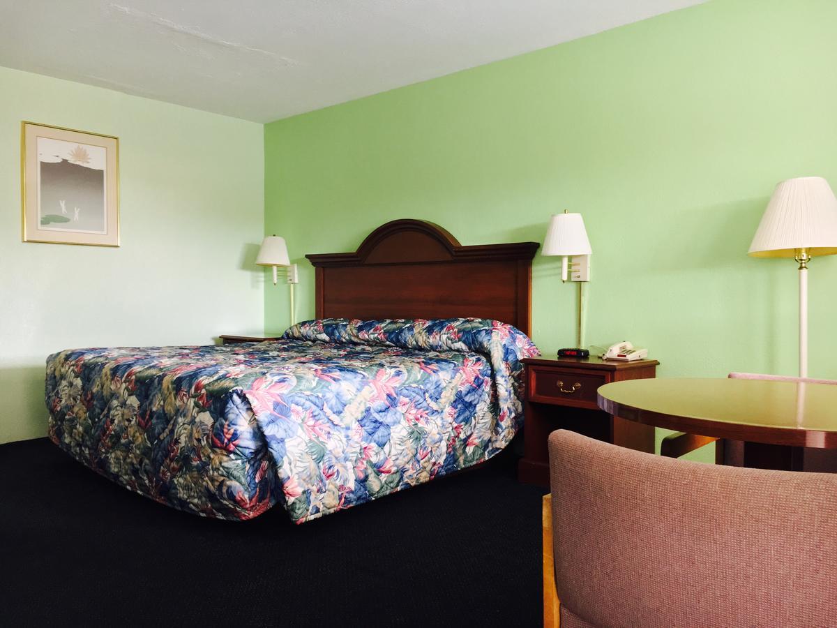 Relax Inn Folkston 외부 사진